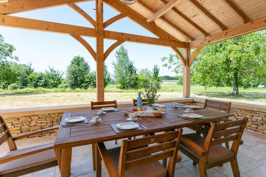 Luxury 3 Bed Home With Heated Swimming Pool Air Con And Boules Pitch Salignac-Eyvigues Luaran gambar
