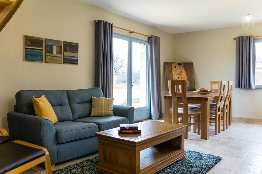 Luxury 3 Bed Home With Heated Swimming Pool Air Con And Boules Pitch Salignac-Eyvigues Luaran gambar
