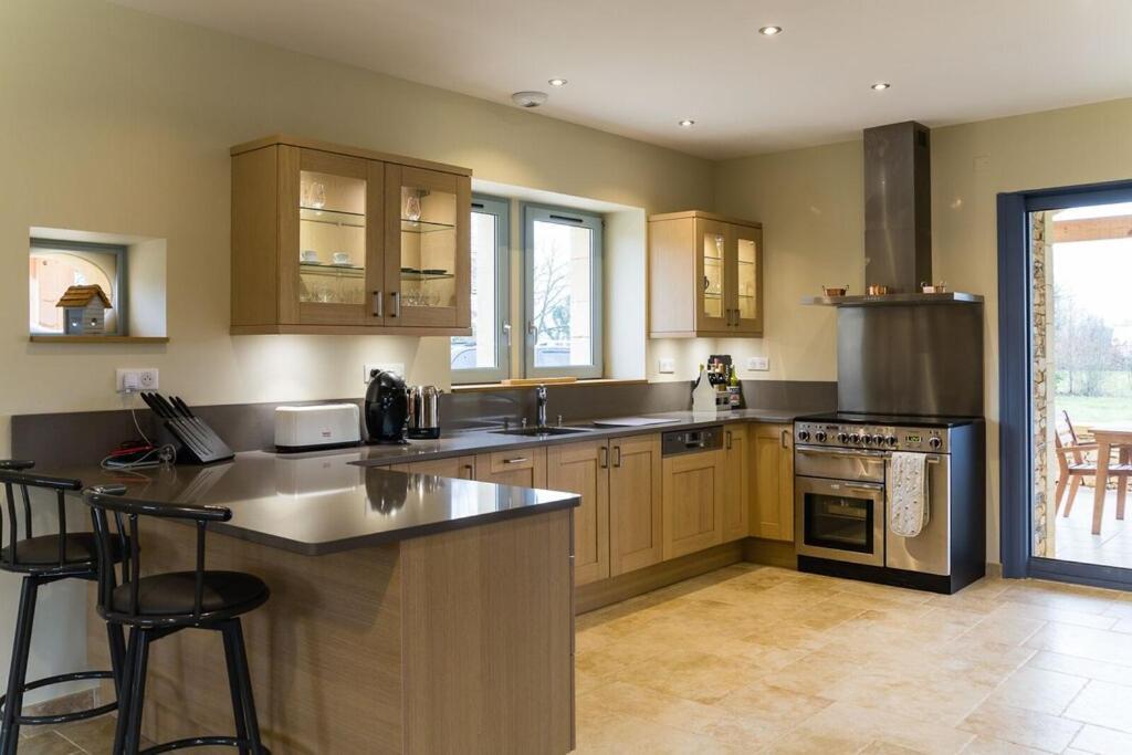 Luxury 3 Bed Home With Heated Swimming Pool Air Con And Boules Pitch Salignac-Eyvigues Luaran gambar