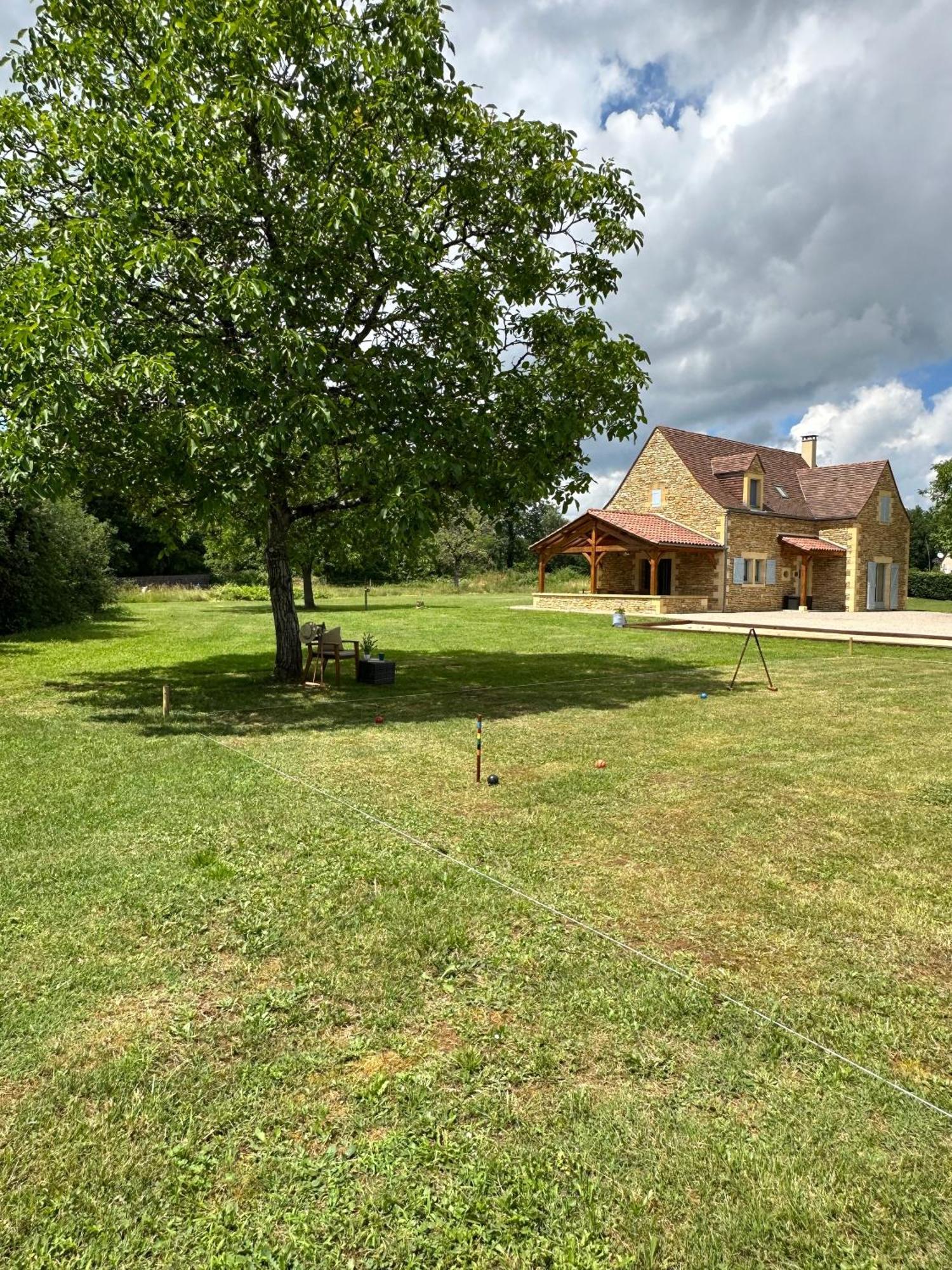 Luxury 3 Bed Home With Heated Swimming Pool Air Con And Boules Pitch Salignac-Eyvigues Luaran gambar