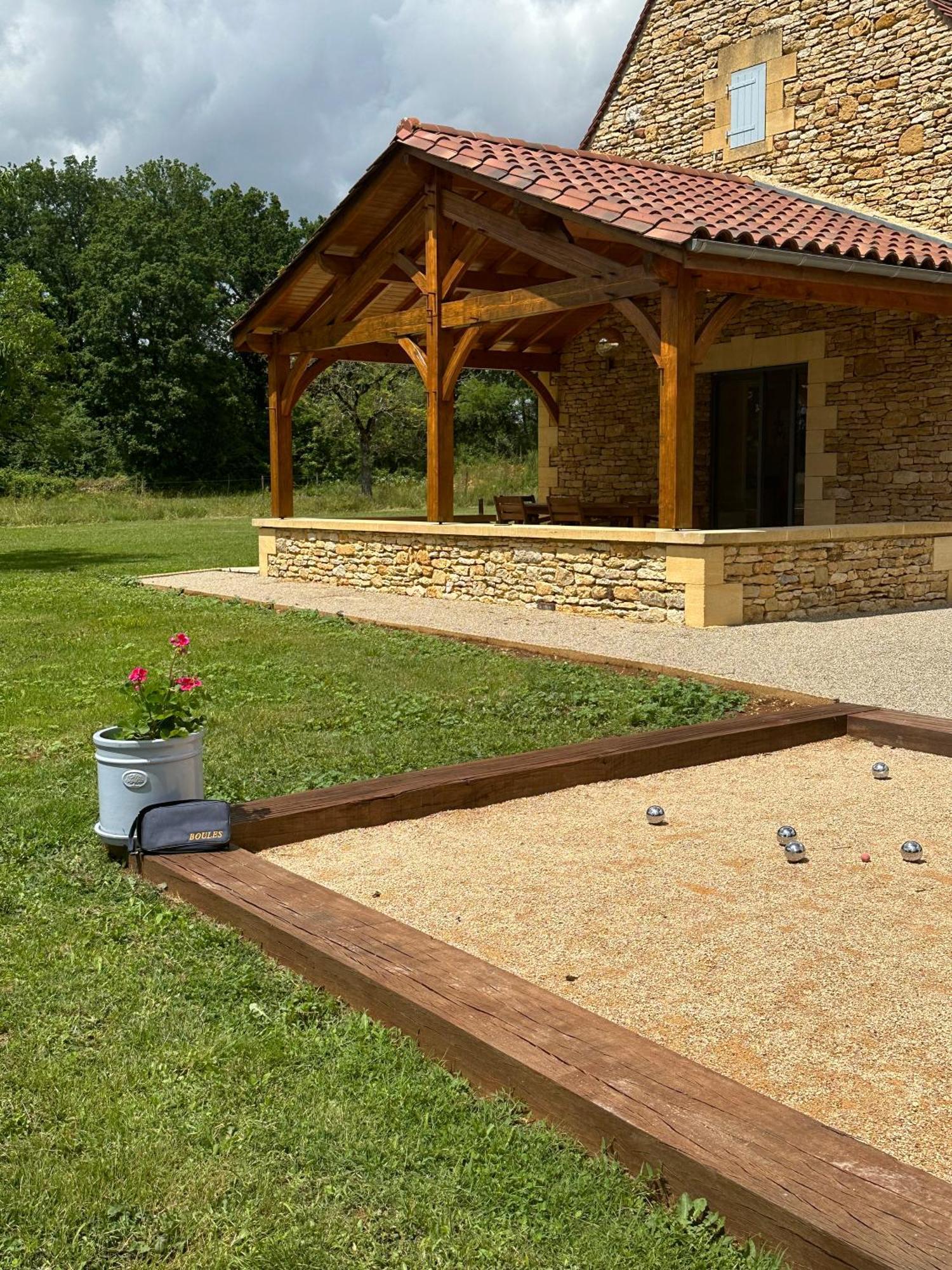 Luxury 3 Bed Home With Heated Swimming Pool Air Con And Boules Pitch Salignac-Eyvigues Luaran gambar